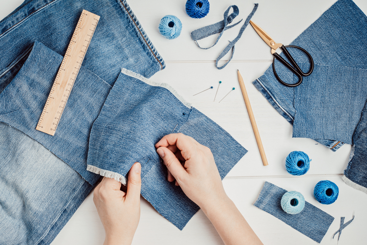 vieux jeans upcyclés et cousus